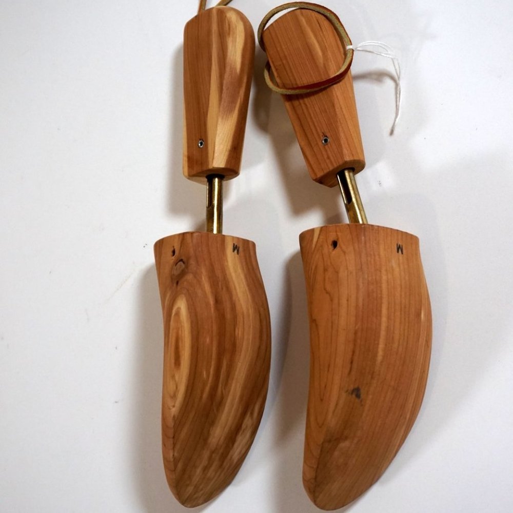 Boot Corral Deluxe Cedar Shoe / Boot Horns Size Mediu… Gem